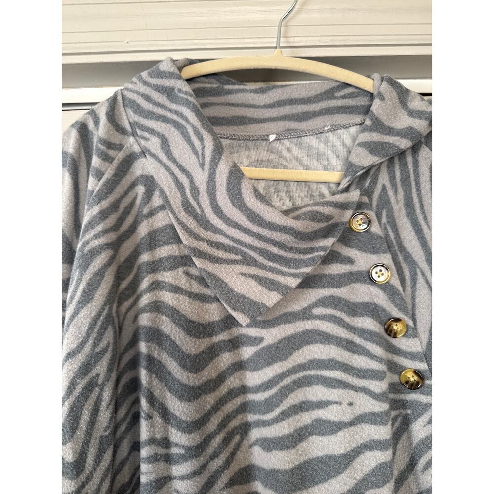 Zebra Long Sleeve Top Tag has been removed - Picture 3 of 8